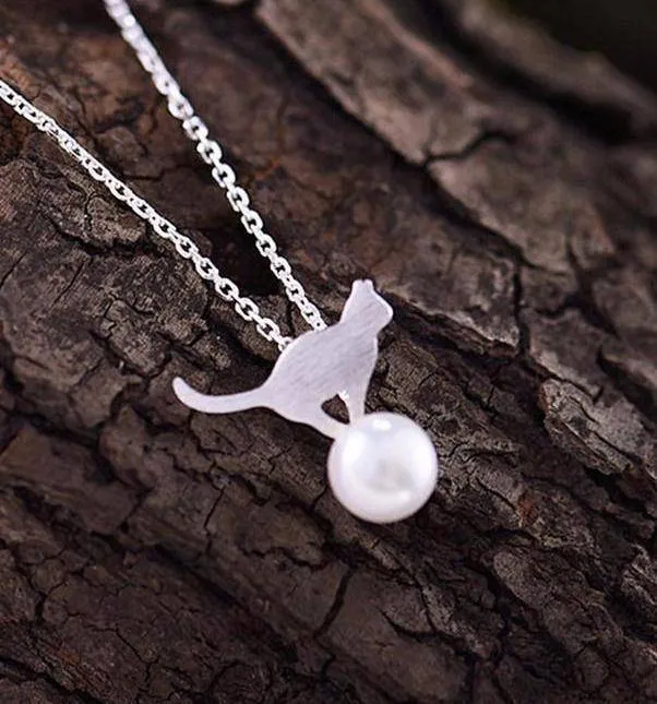 925 Sterling Silver overlay, Imitation Pearl Cat Necklace pendant