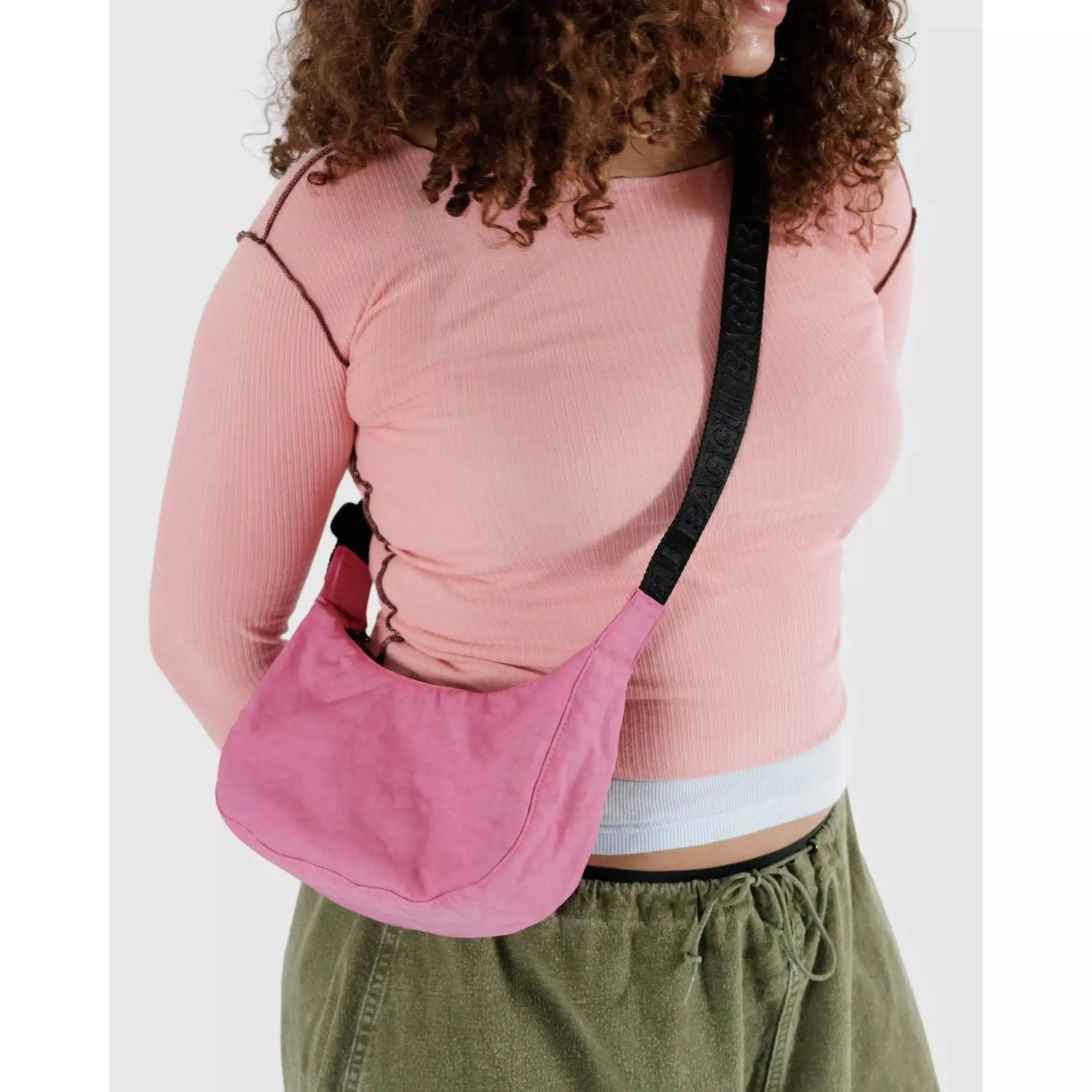 Baggu - Small Nylon Crescent bag - Azalea Pink