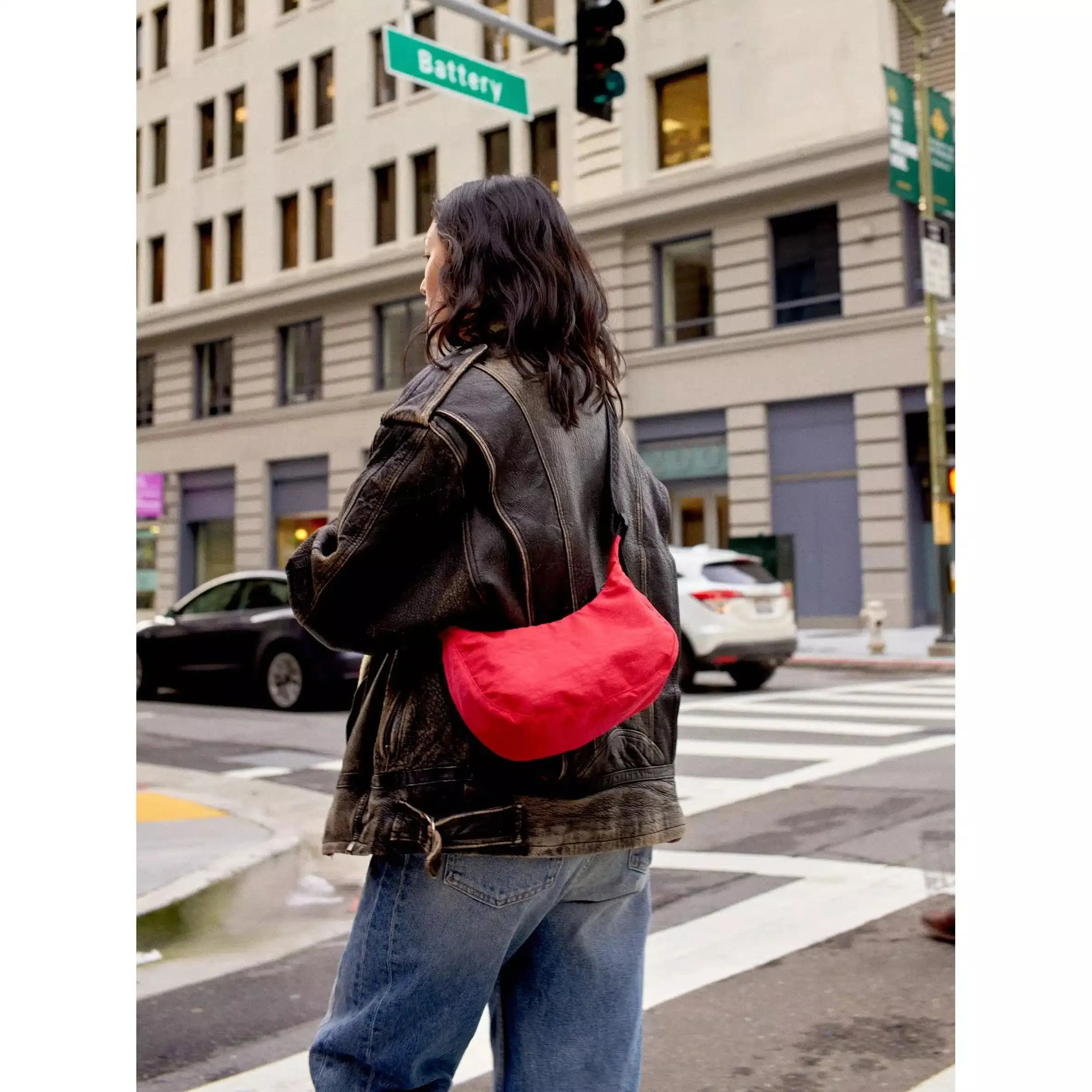 Baggu - Small Nylon Crescent bag - Candy Apple