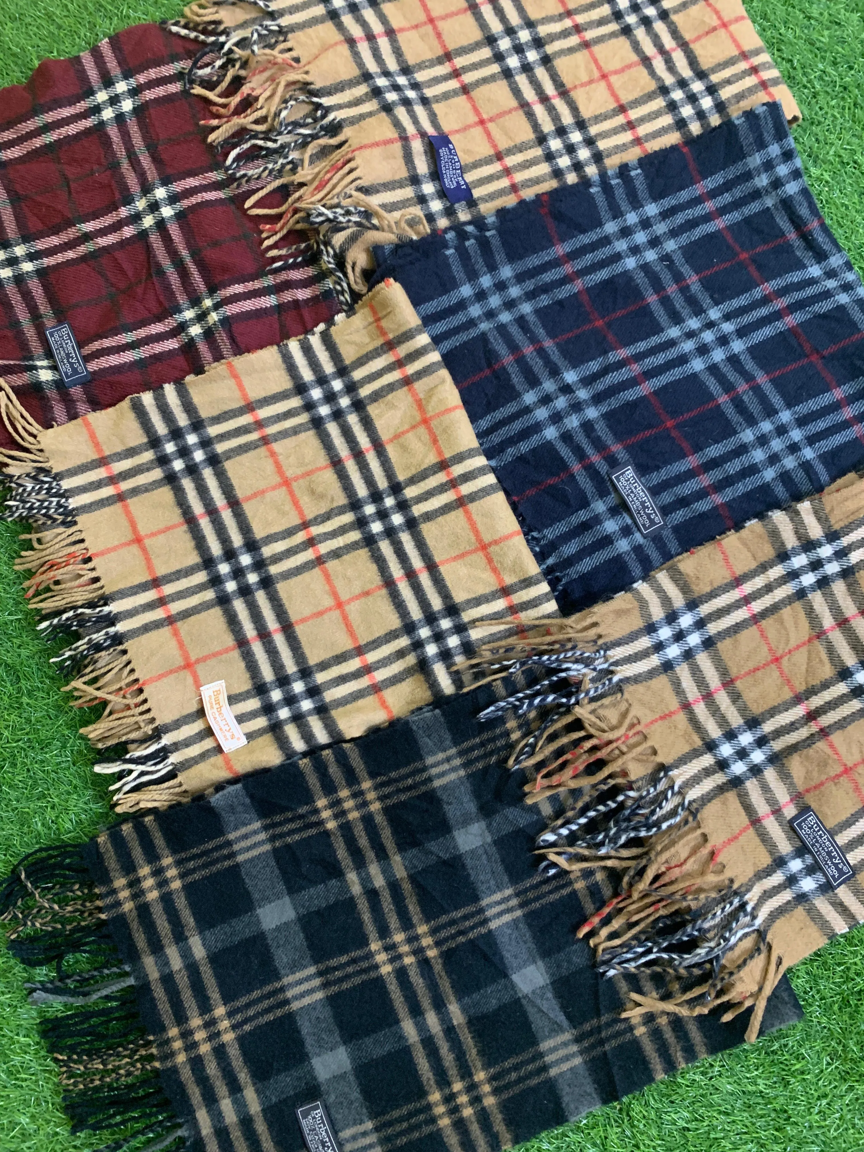 Burberry scarves 150 pcs