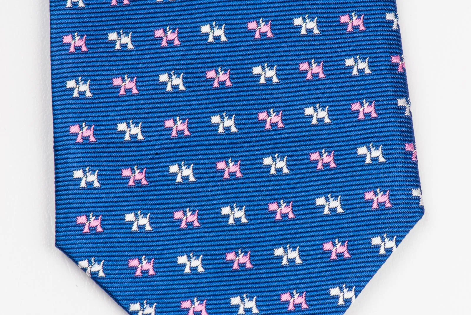 Elegance Woven Silk Neck Tie Pink White Scotty Dogs On Blue 2 3/4 Inch