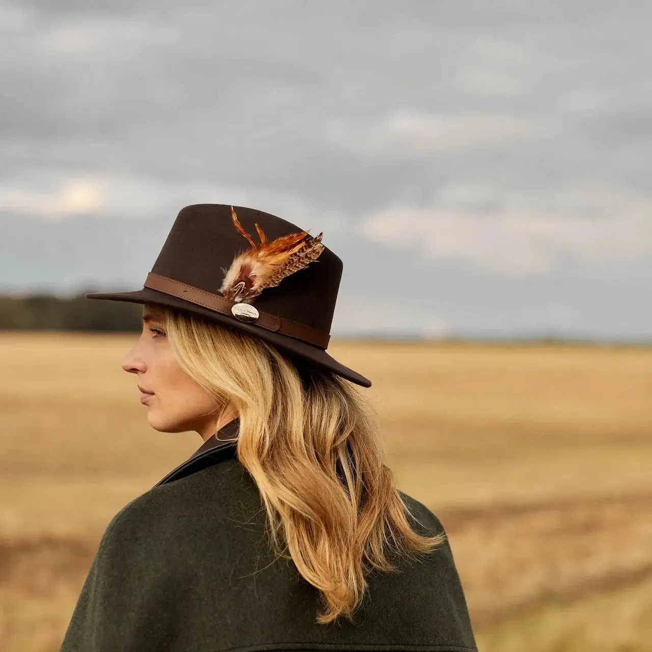 HICKS & BROWN Ladies Suffolk Fedora Hat - Gamebird Feather - Dark Brown